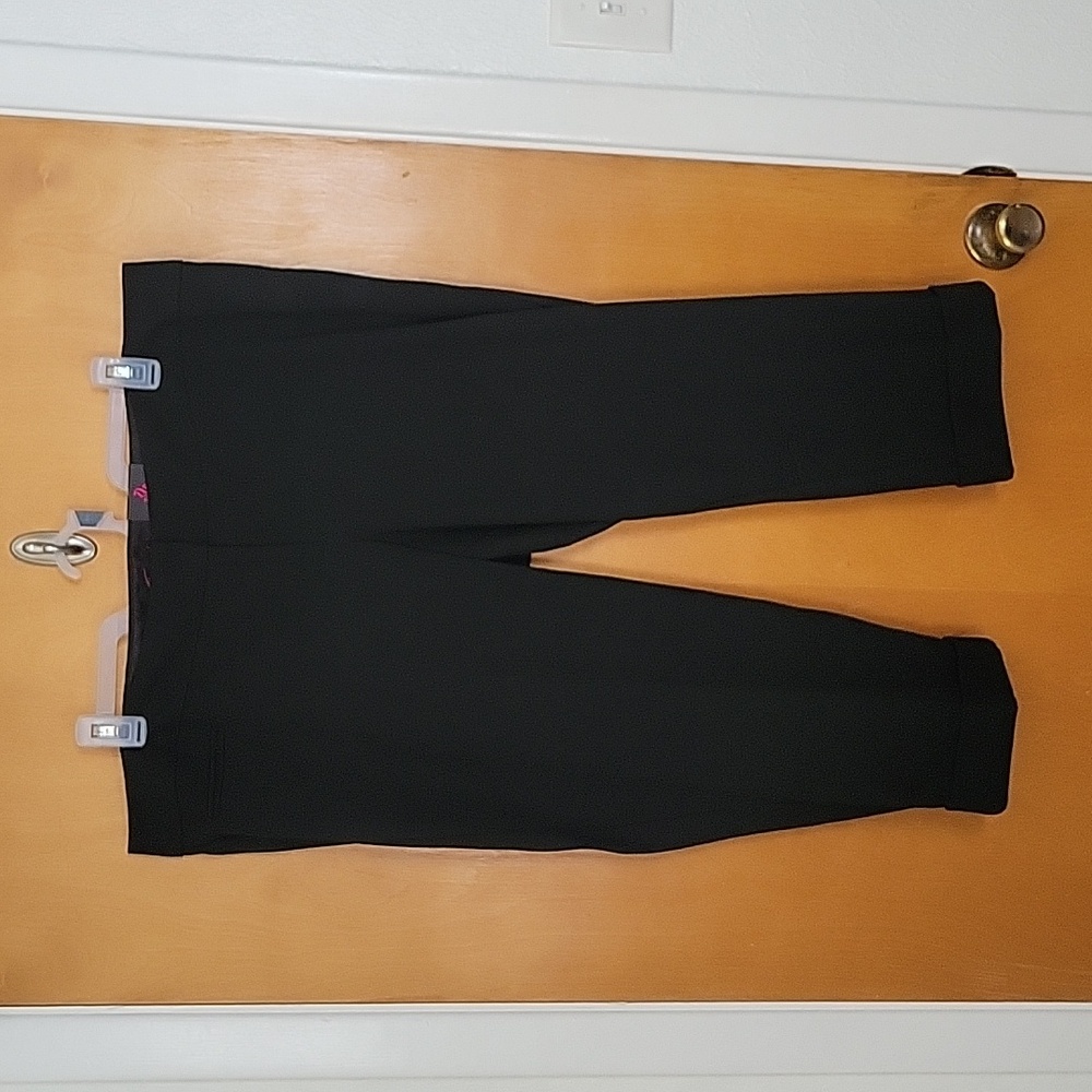 NWT Torrid Black Knit Skinny Crop - Size 20